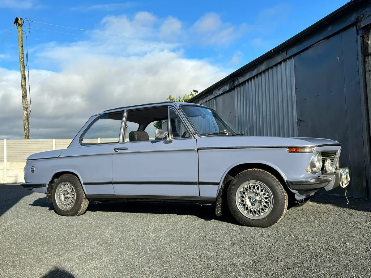 1973 BMW, 2002 model, Automatic - Image 2