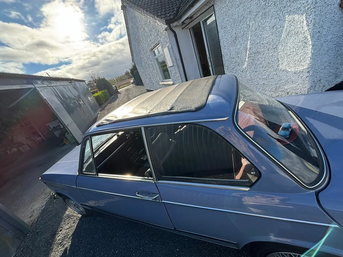 1973 BMW, 2002 model, Automatic - Image 4