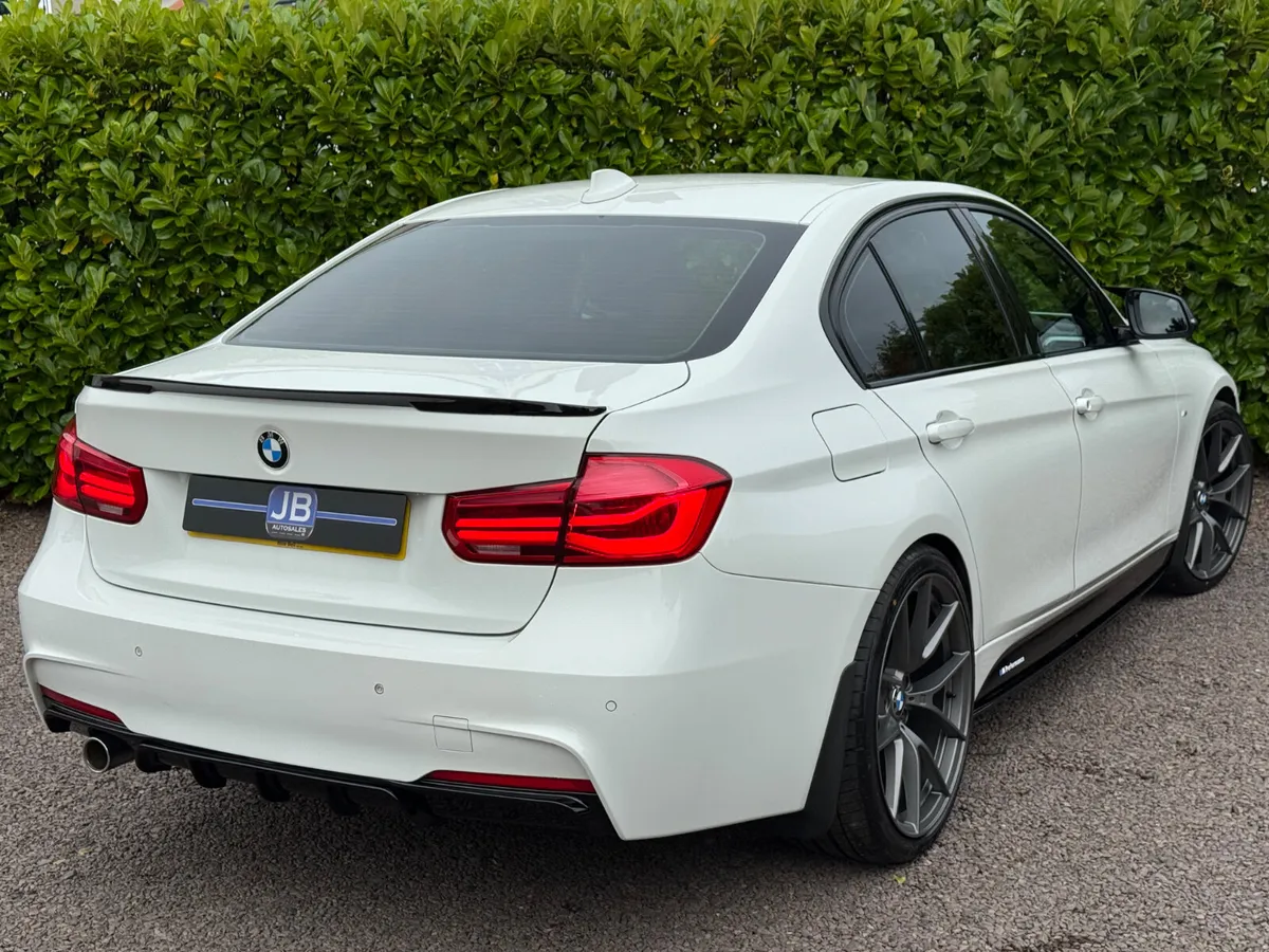 BMW 318D F30 M-Sport **Red Leather** - Image 4