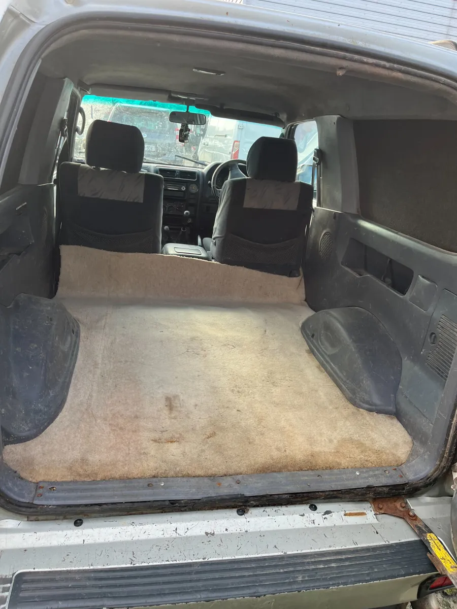 Toyota Land Cruiser 2001 - Image 4