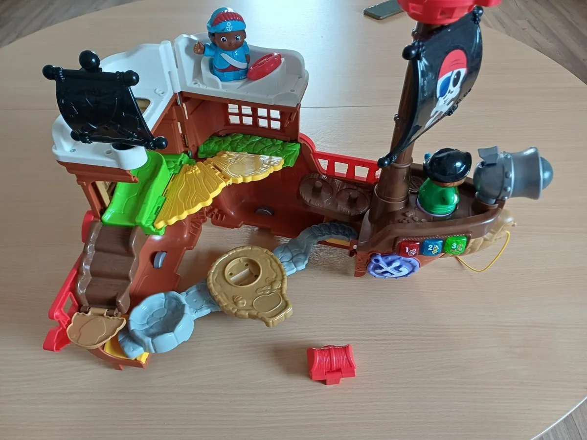 VTech toot toot friends push along pirate ship - Image 2