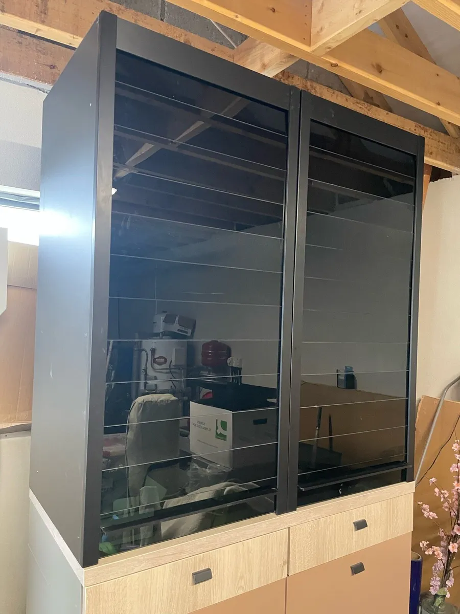 Kitchen cabinet wine glass units X 2 - Image 3