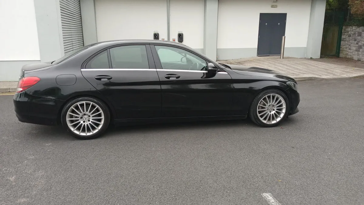 MERCEDES-BENZ C-CLASS SE 4DR/2016 /2.0 PETROL/AUTO - Image 4