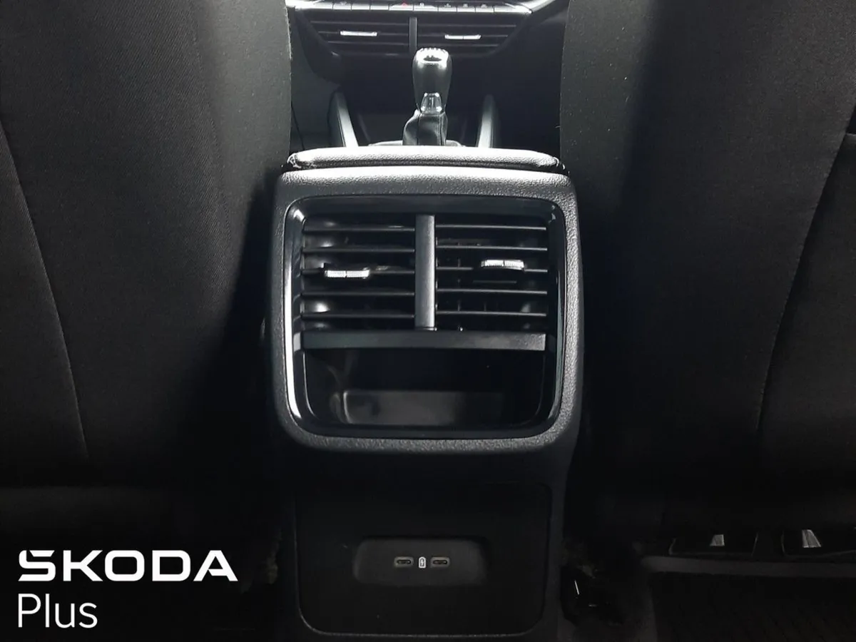 Skoda Octavia  black Pack  2.0tdi 115HP - Image 4