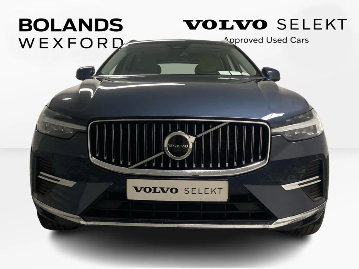 Volvo XC60 Denim Blue Plus Diesel Mild Hybrid - Image 2