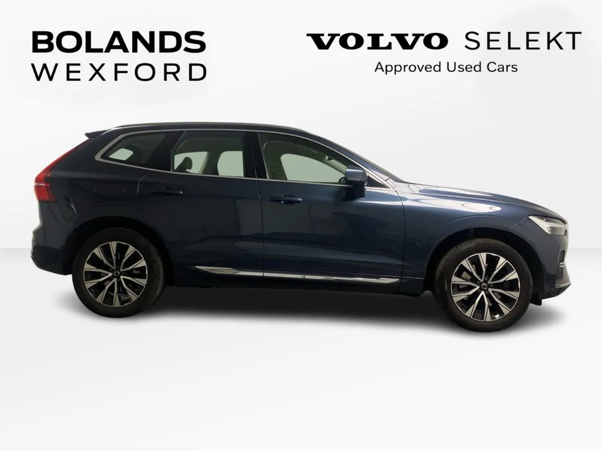 Volvo XC60 Denim Blue Plus Diesel Mild Hybrid - Image 4
