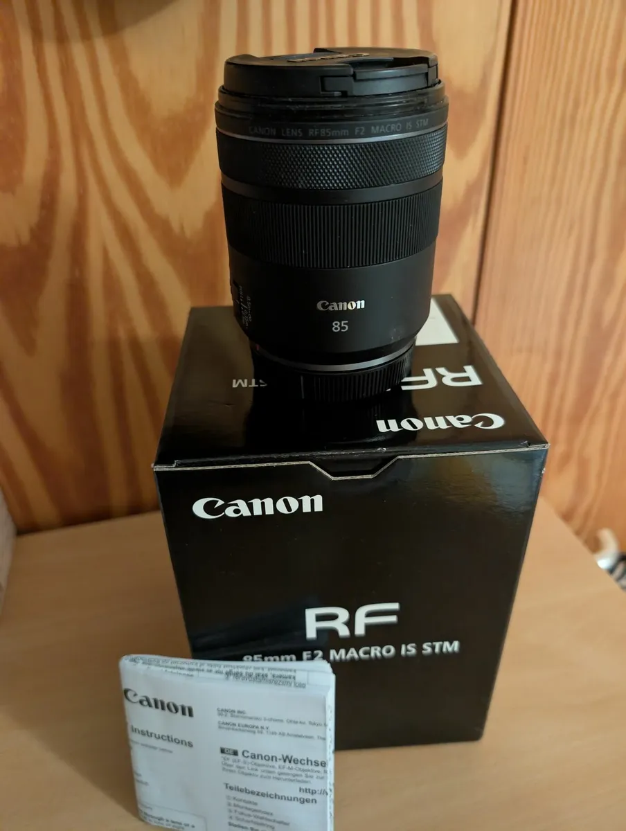 Canon RF 85mm f/2 Macro IS STM - Image 2
