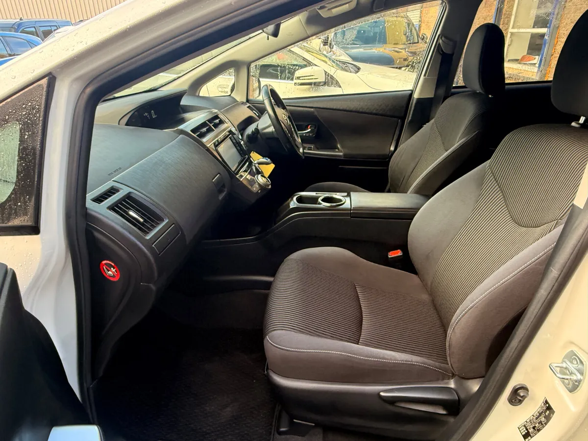 Toyota Prius 2016 (162) 1.8 hybrid automatic - Image 4