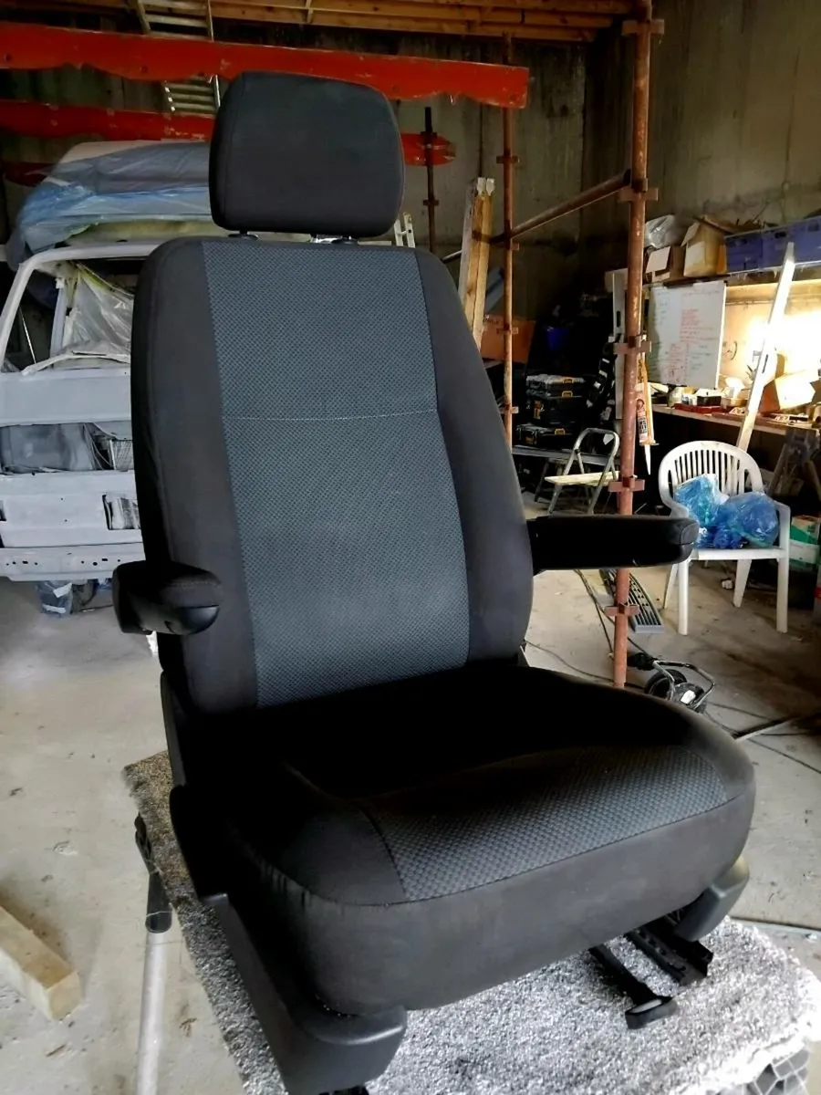 VW T6 captains seat & double passenger - Image 1
