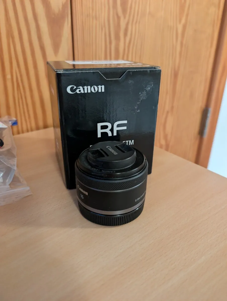 Canon RF 16mm F2.8 STM Lens - Ultra-Wide Lens - Image 2