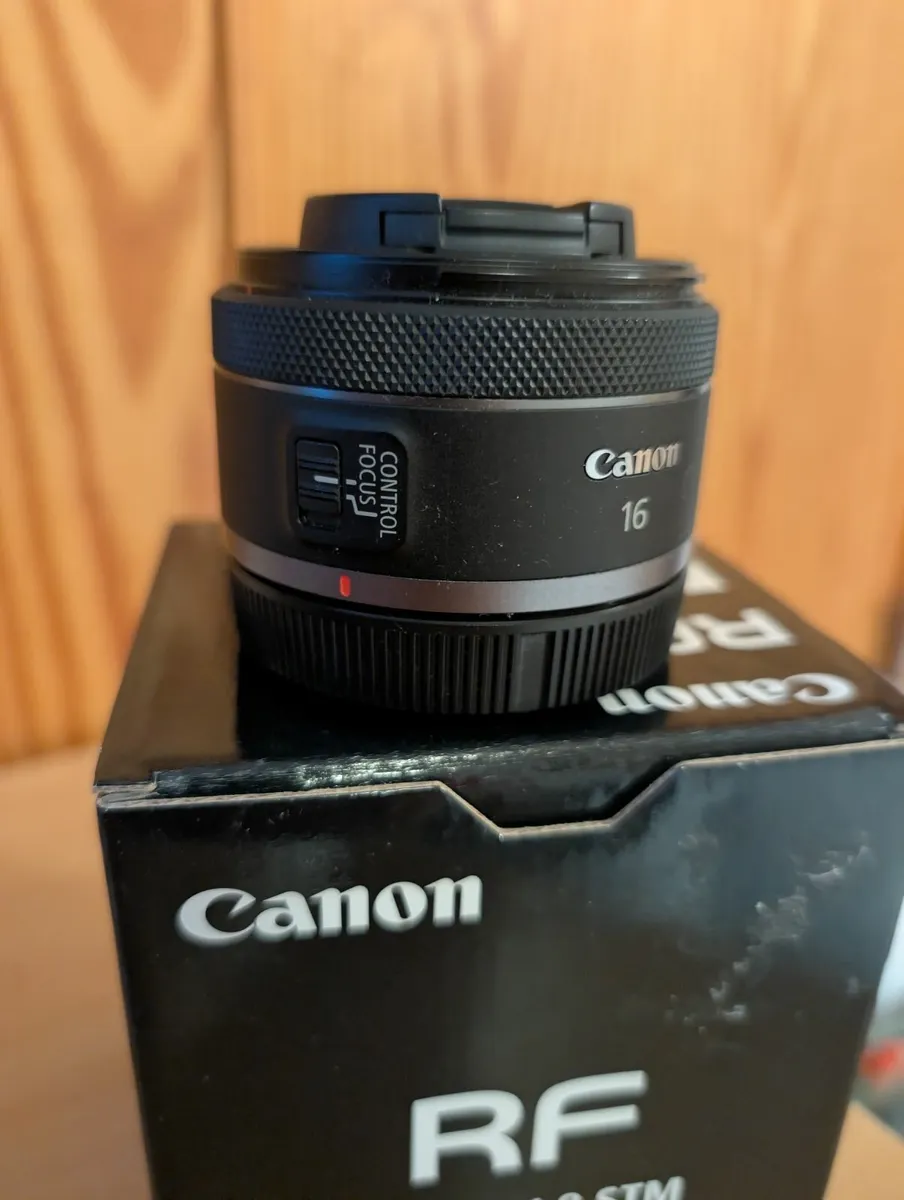 Canon RF 16mm F2.8 STM Lens - Ultra-Wide Lens - Image 3
