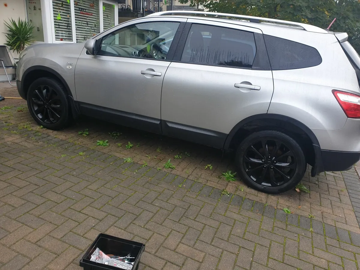 Nissan Qashqai+2 2010 - Image 2