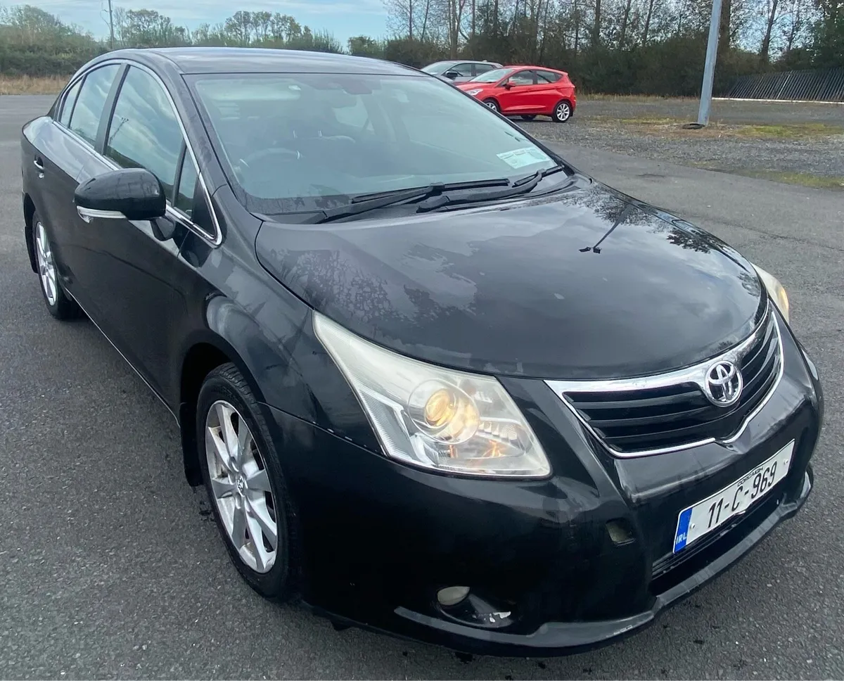 2011 Toyota avensis €1750 - Image 1