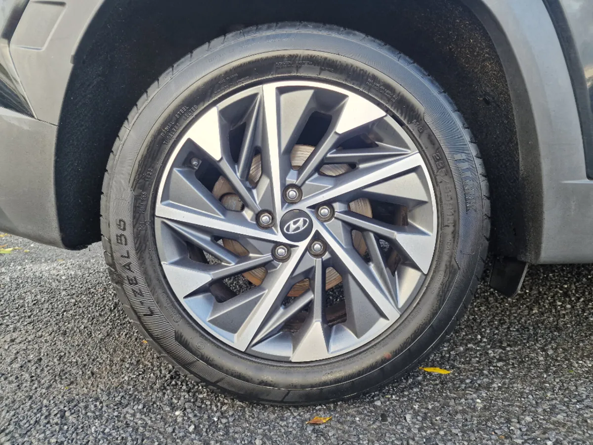 Hyundai Tucson Executive Plus Diesel 5DR - Image 4