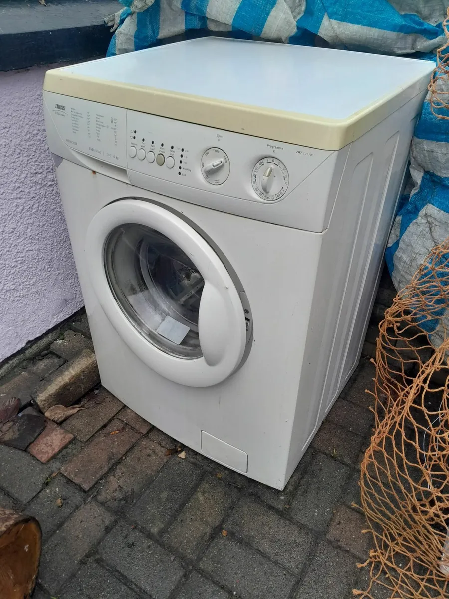 clothes washer - Image 1