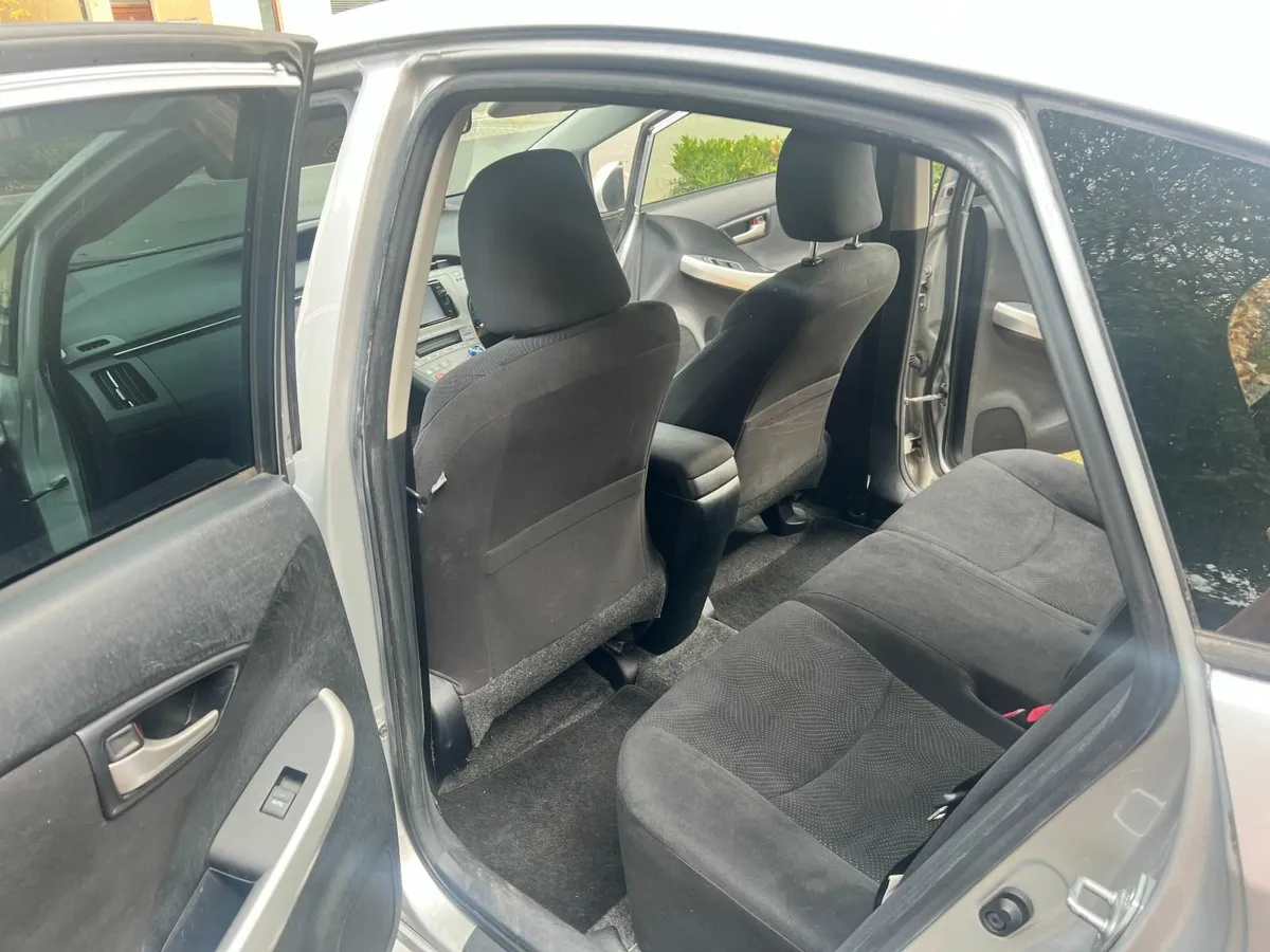 Toyota Prius 2015 Hybrid Automatic - Image 3