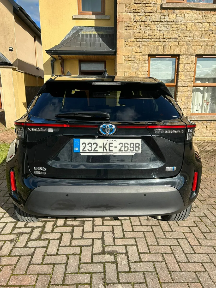 Toyota Yaris Cross 1.5 HYBRID - Image 2