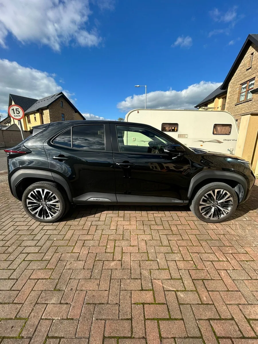 Toyota Yaris Cross 1.5 HYBRID - Image 3