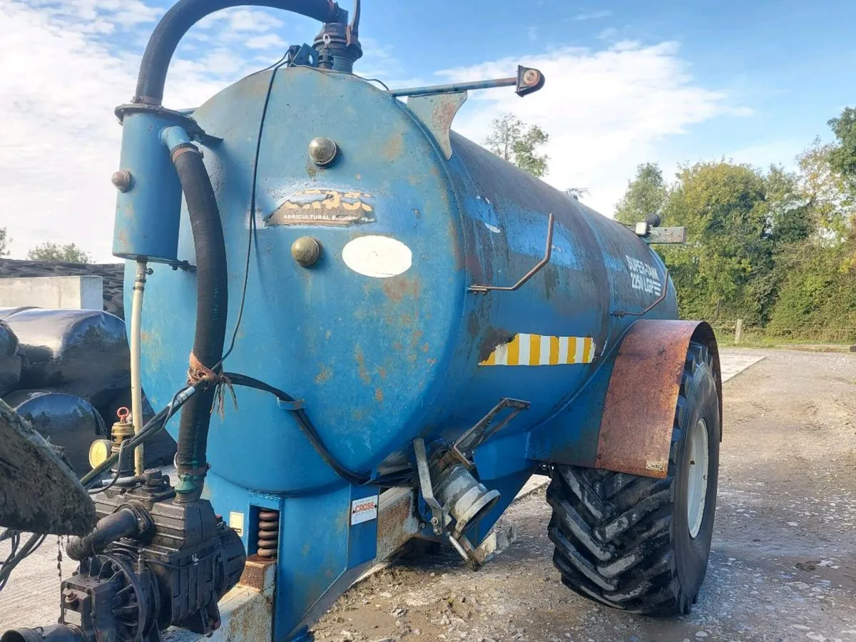Cross 2250 slurry tank - Image 1