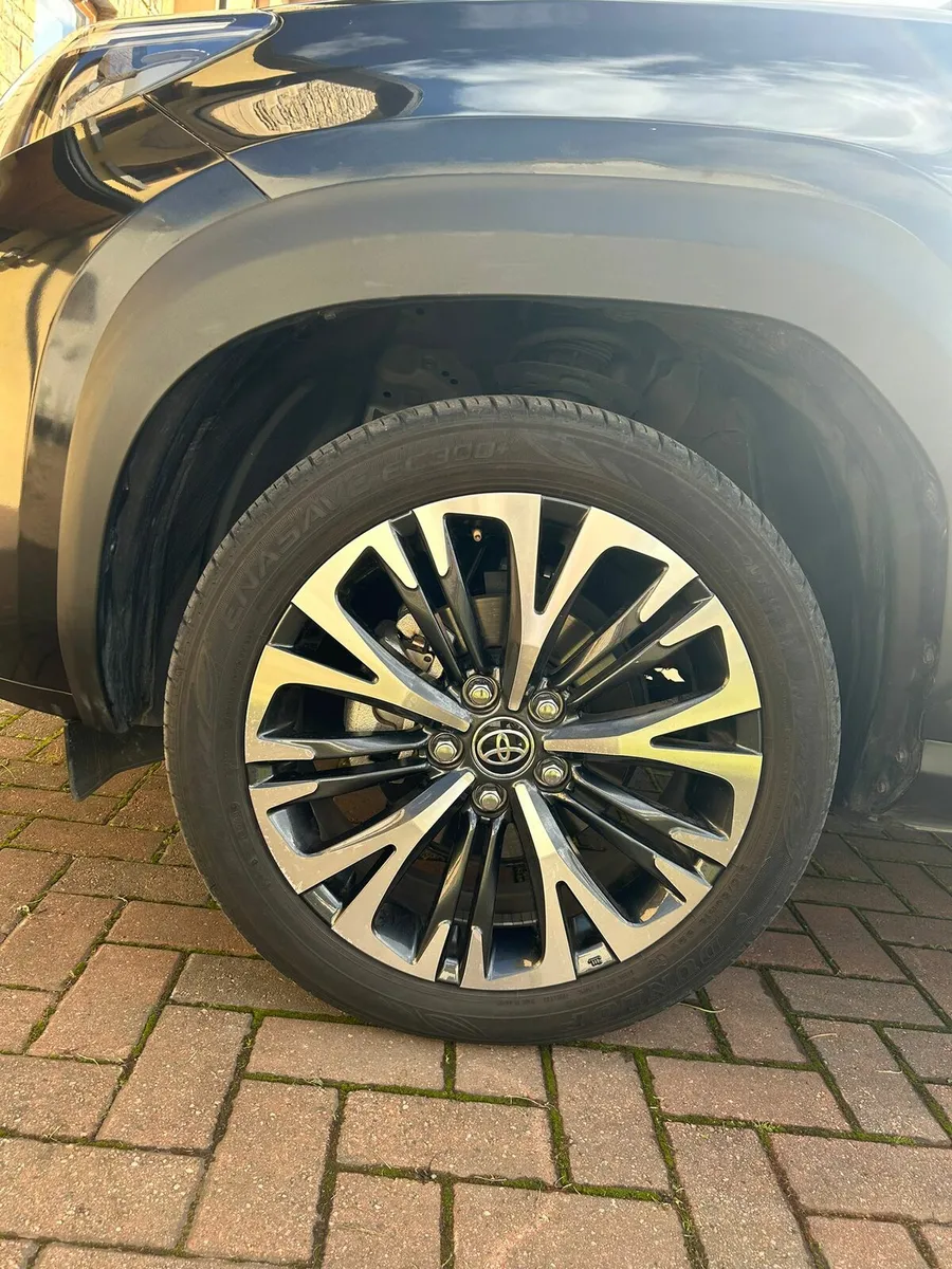 Toyota Yaris Cross 1.5 HYBRID - Image 4
