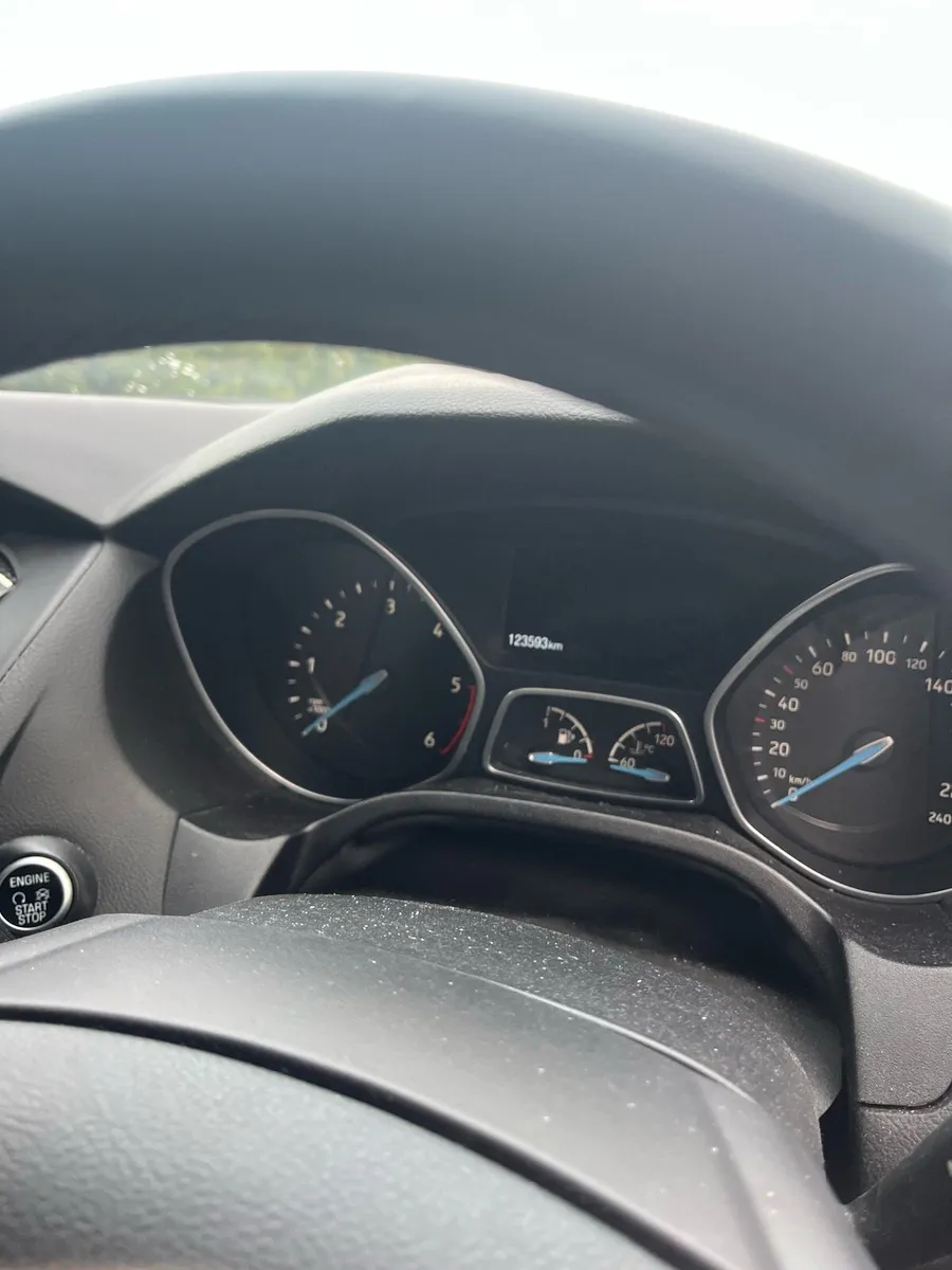 2017 Ford Focus ST Line - Image 3