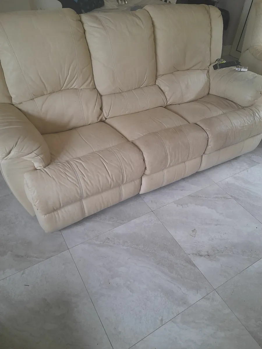 1+1+3 sofa free to take away - Image 1