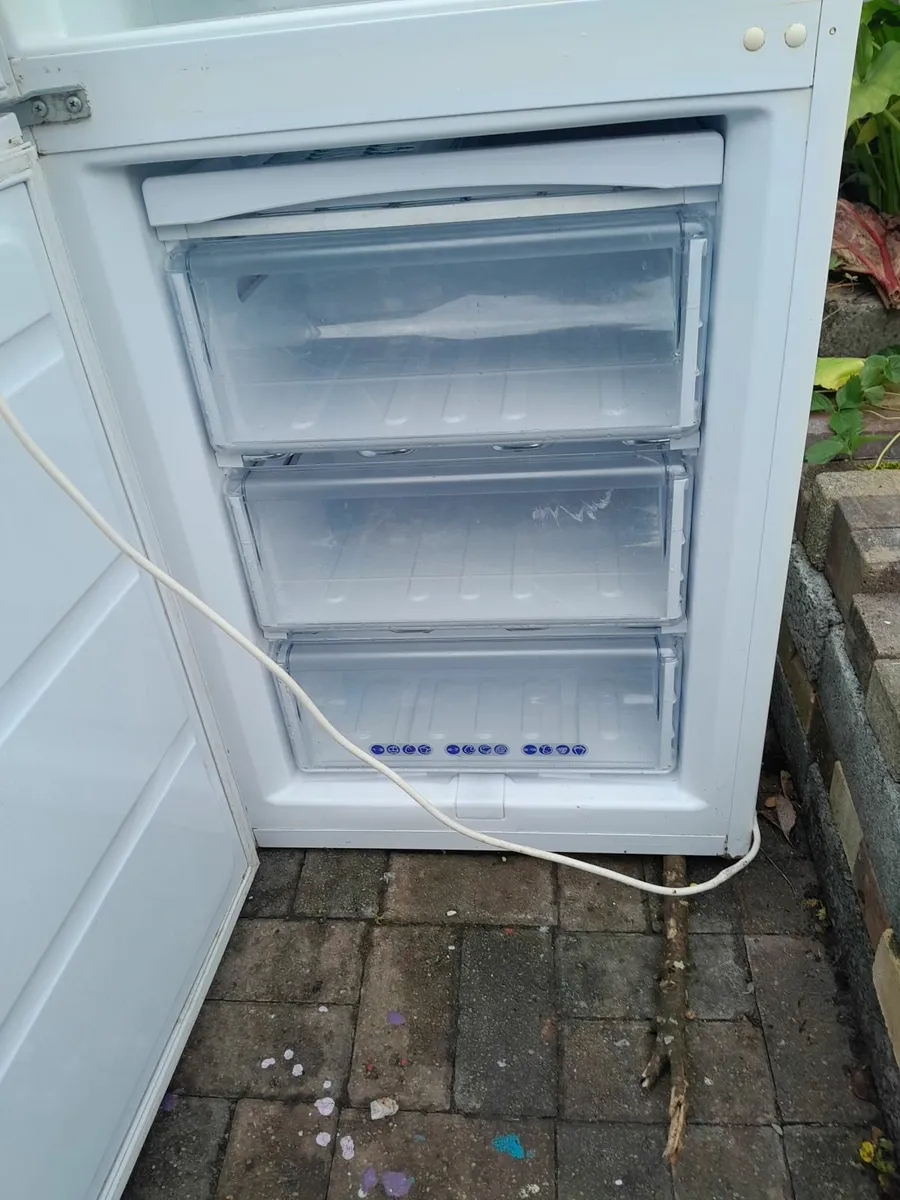 refrigerator freezer - Image 1