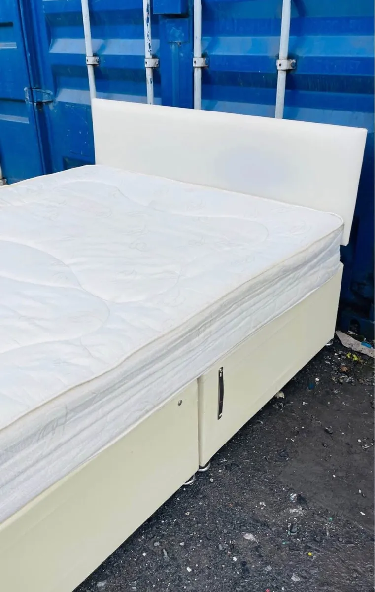 King size bedframe - Image 2