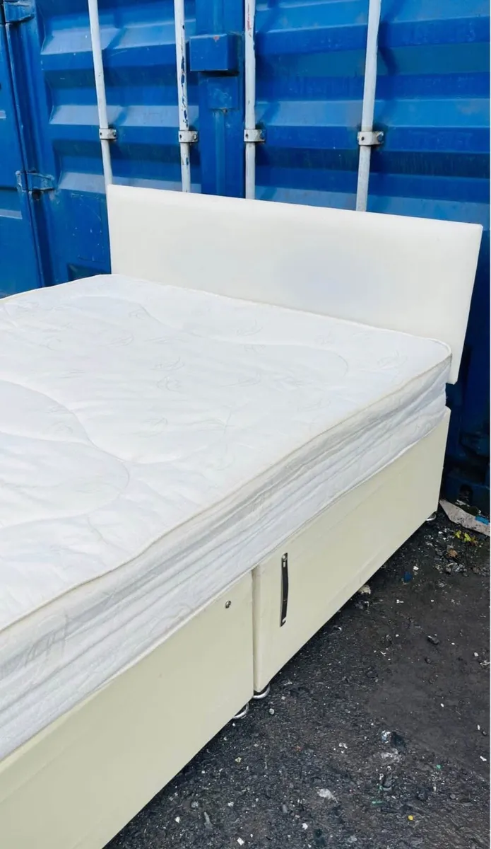 King size bedframe - Image 4