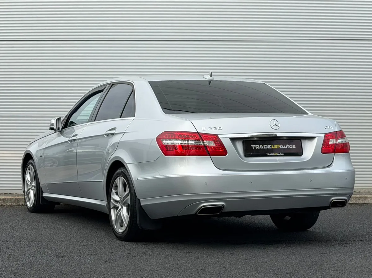 Mercedes-Benz E220d Elegance - Image 4