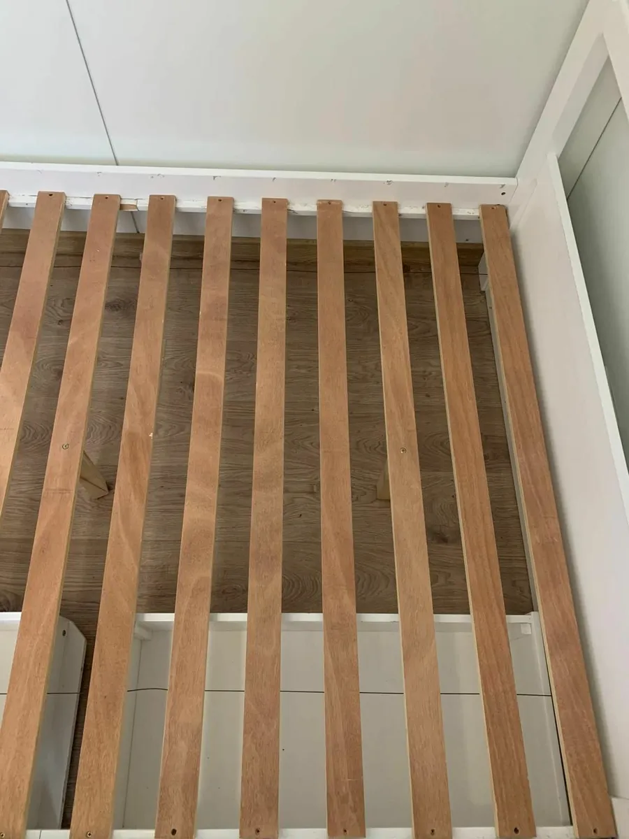 Double bed - Image 1