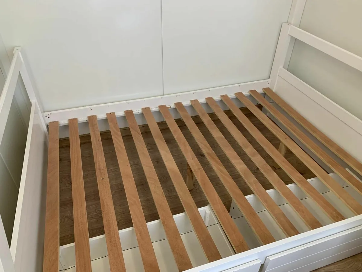 Double bed - Image 2