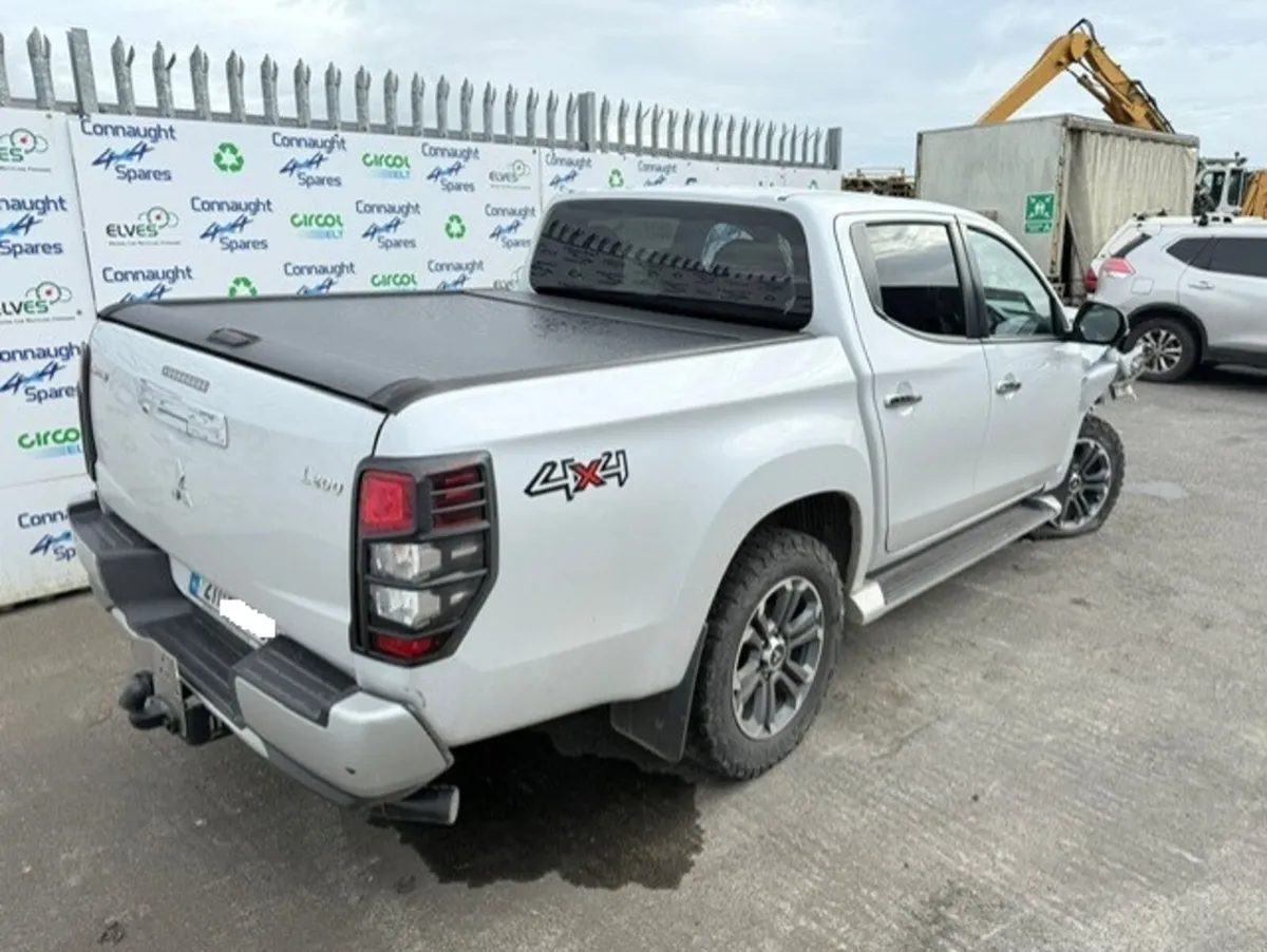 2021 MITSUBISHI L200 JUST IN FOR BREAKING - Image 3