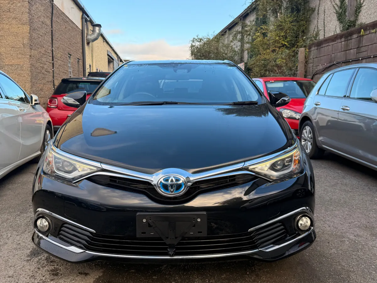 Toyota Auris  2016 (162)hybrid with low miles - Image 3