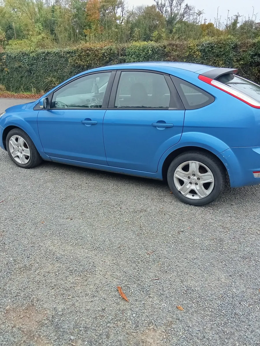 Ford Focus 2011 - Image 2