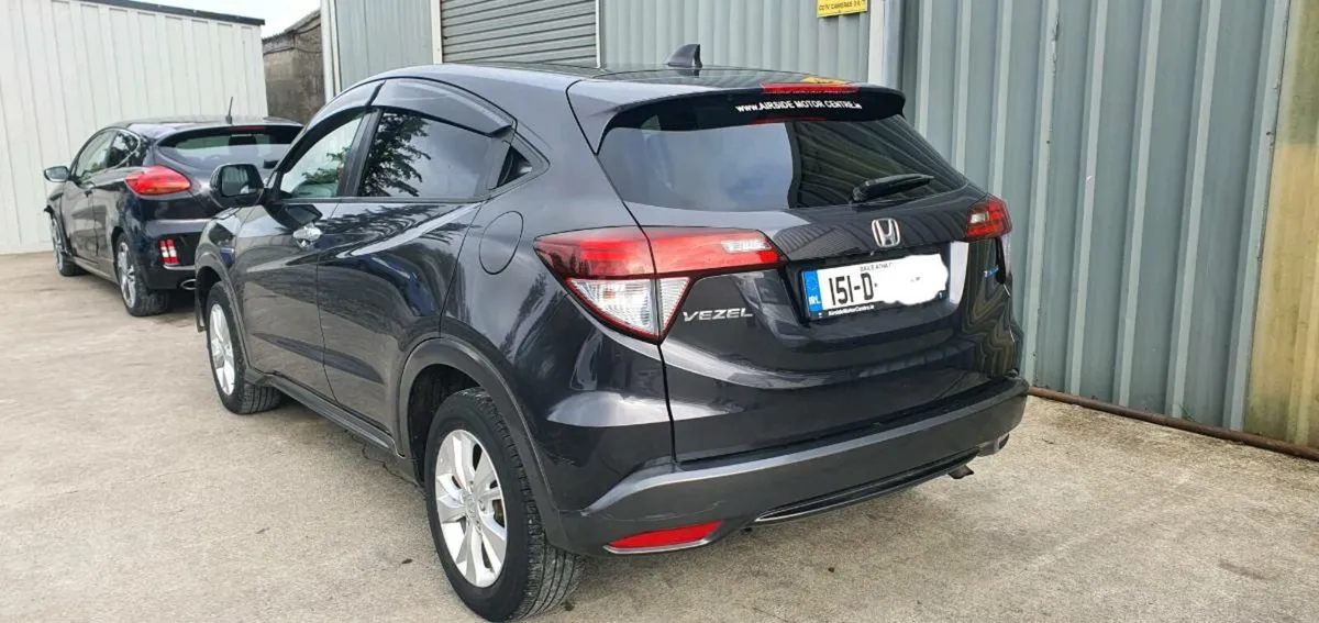 151 HONDA VEZEL HYBRID - Image 4