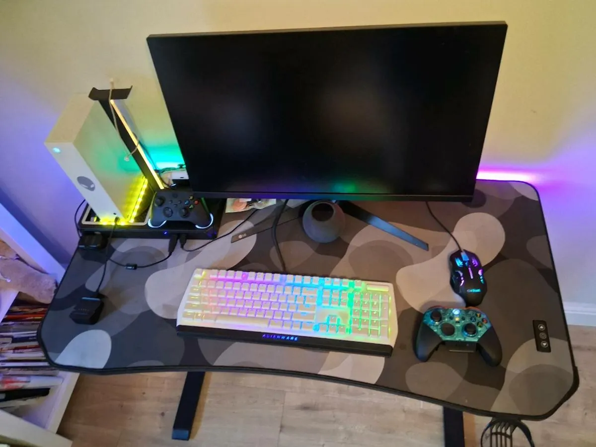 X Rocker Cobra RGB App Controller Gaming Desk
(26) - Image 2