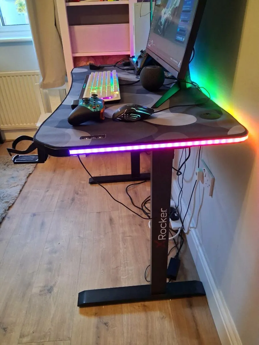 X Rocker Cobra RGB App Controller Gaming Desk
(26) - Image 3