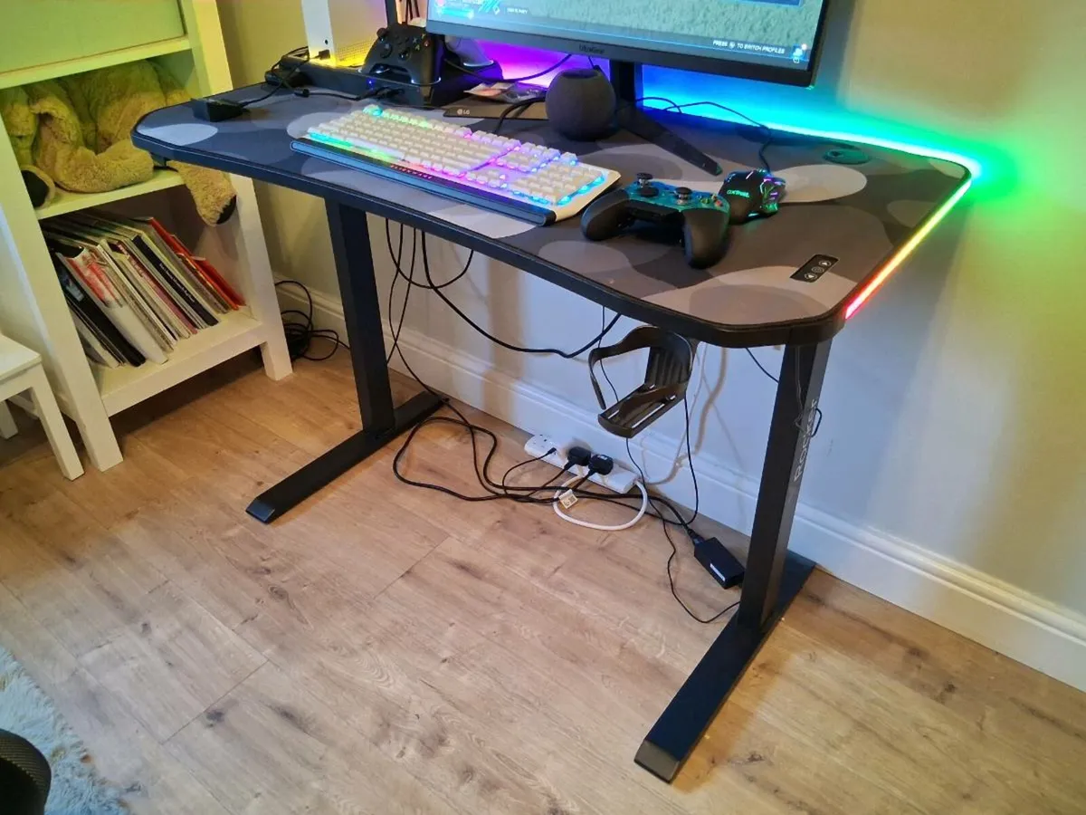 X Rocker Cobra RGB App Controller Gaming Desk
(26) - Image 1