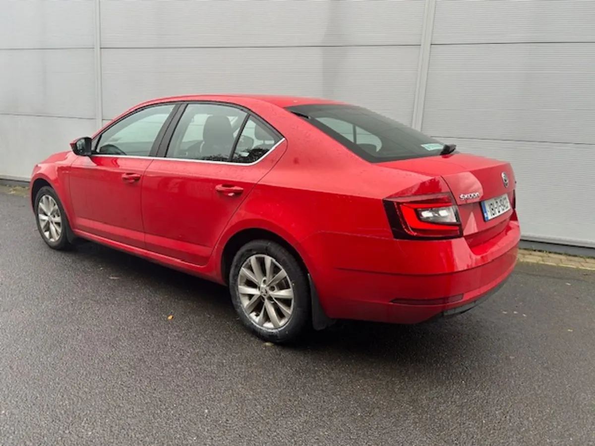 Skoda Octavia Ambition 1.6tdi 90hp 5dr Clean - Image 3