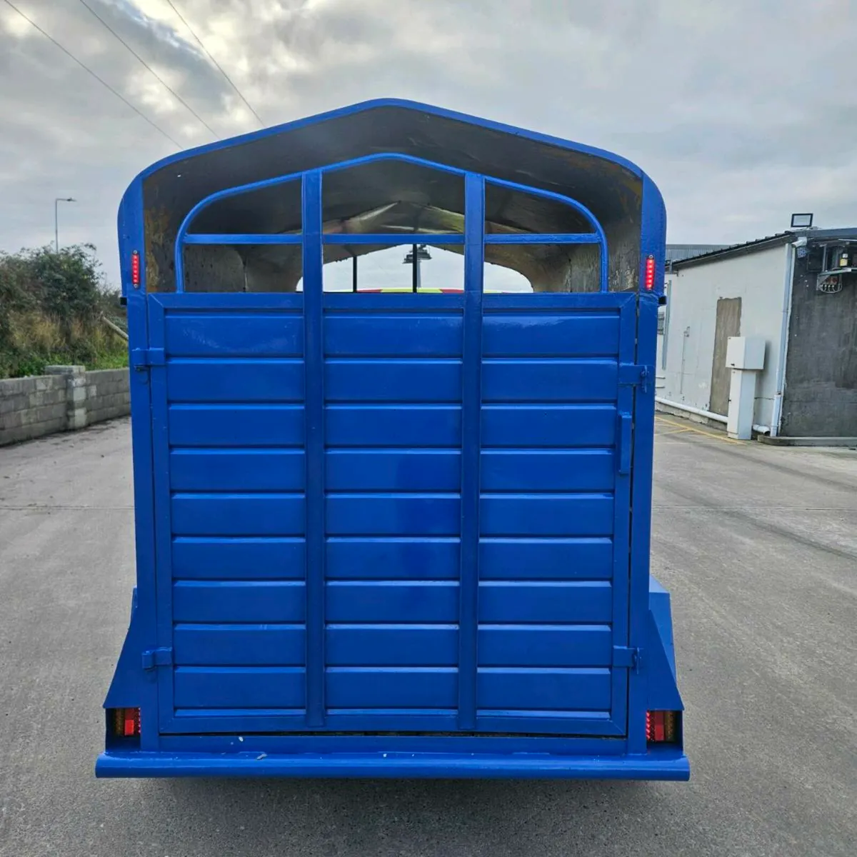 8by5 cattle trailer for sale - Image 3