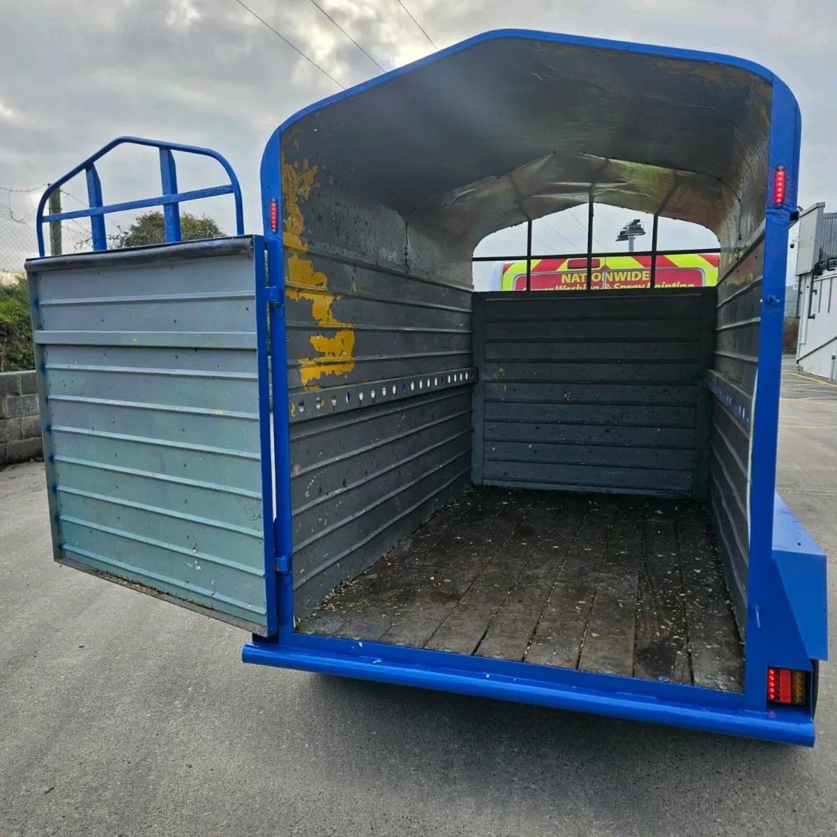 8by5 cattle trailer for sale - Image 4