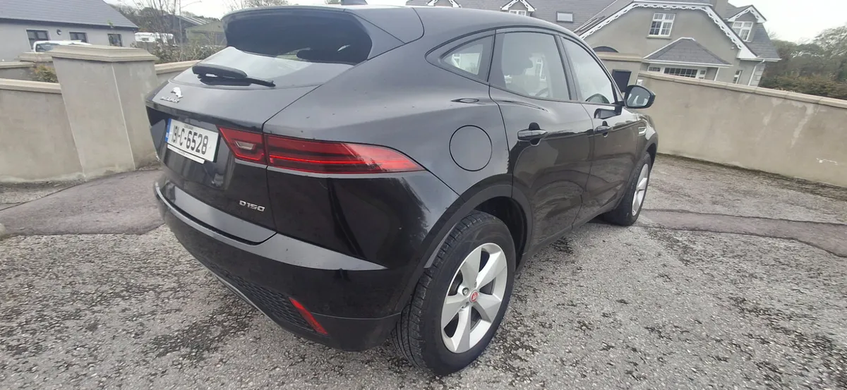 Jaguar E-Pace 2019 - Image 3