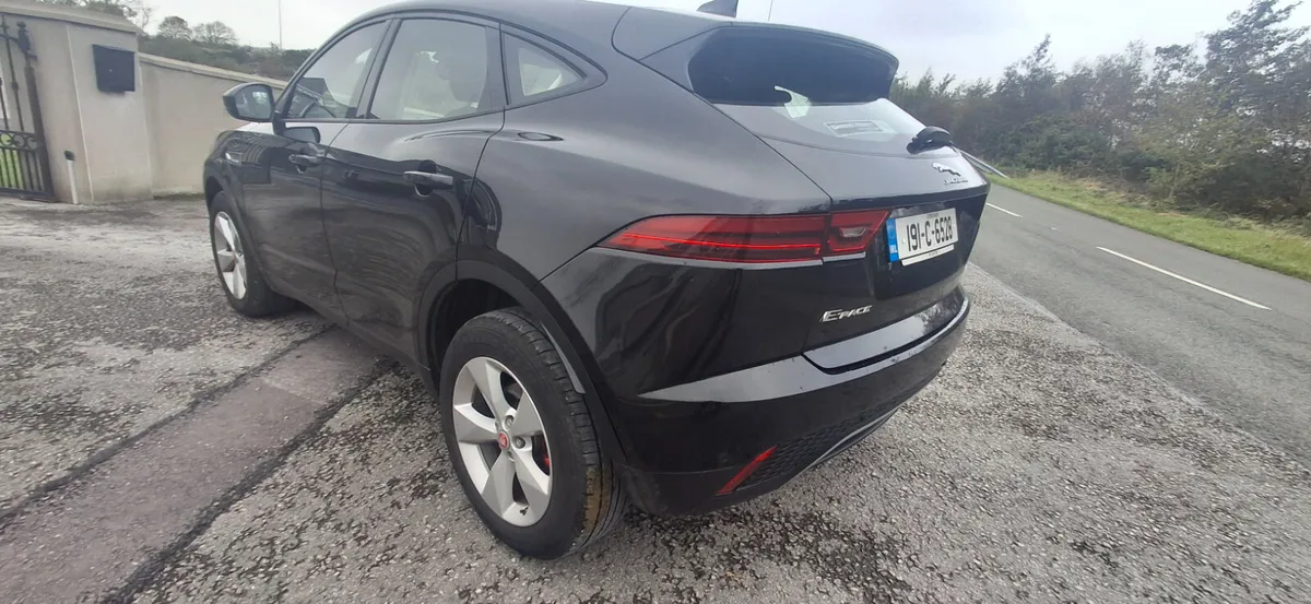 Jaguar E-Pace 2019 - Image 4