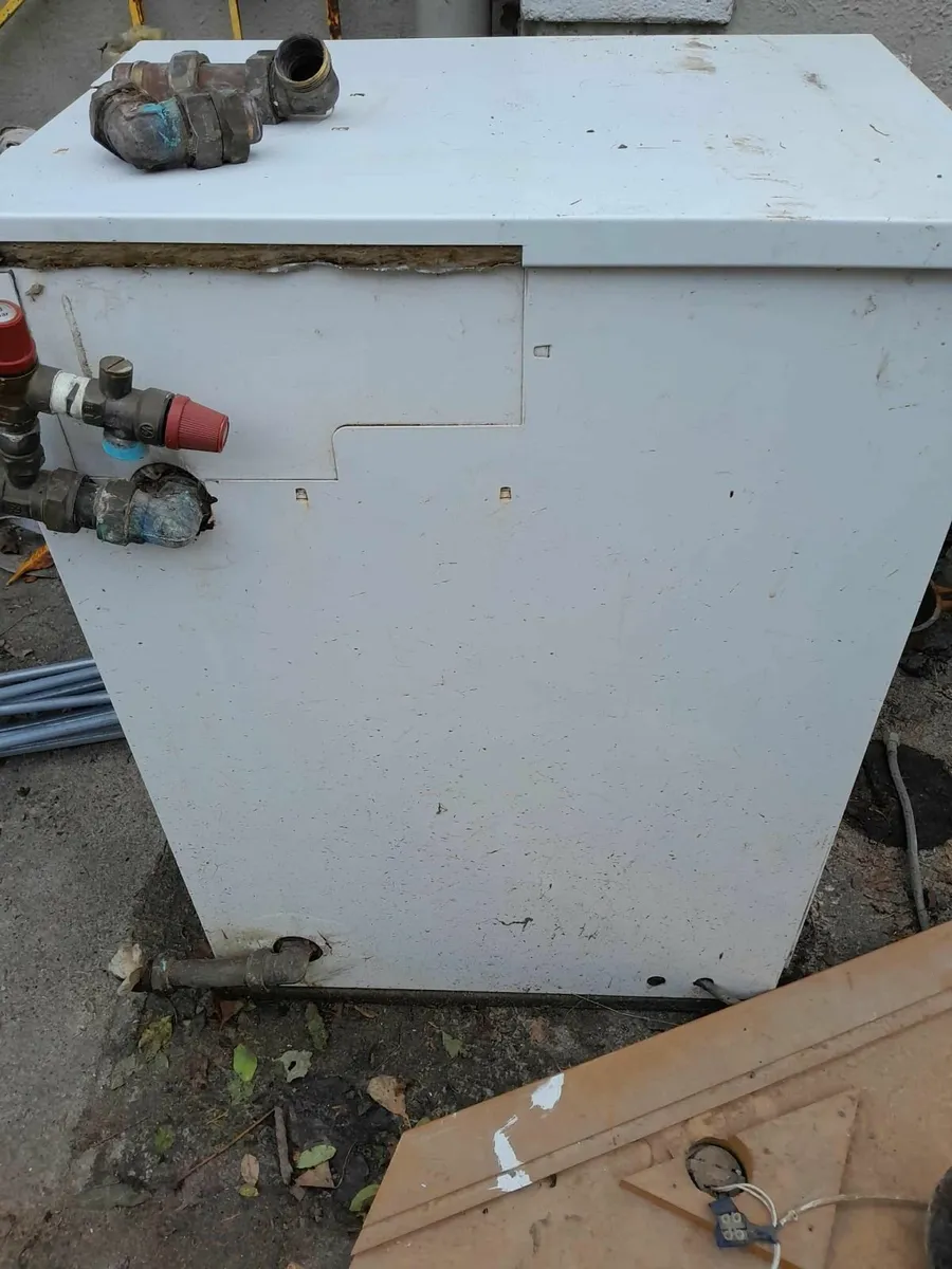 Oil boiler - Image 2