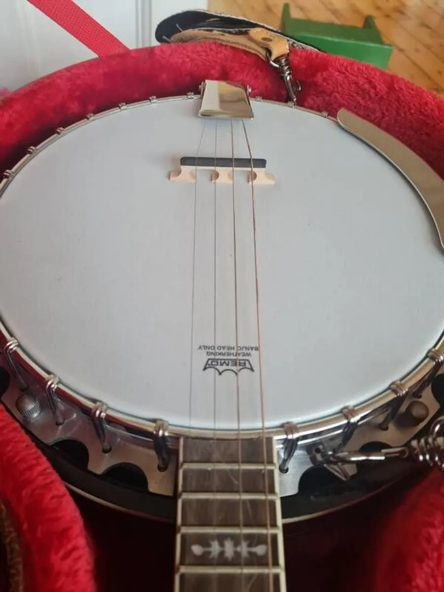 Koda 17 Fret Tenor Banjo, including case and banjo strap - Image 4