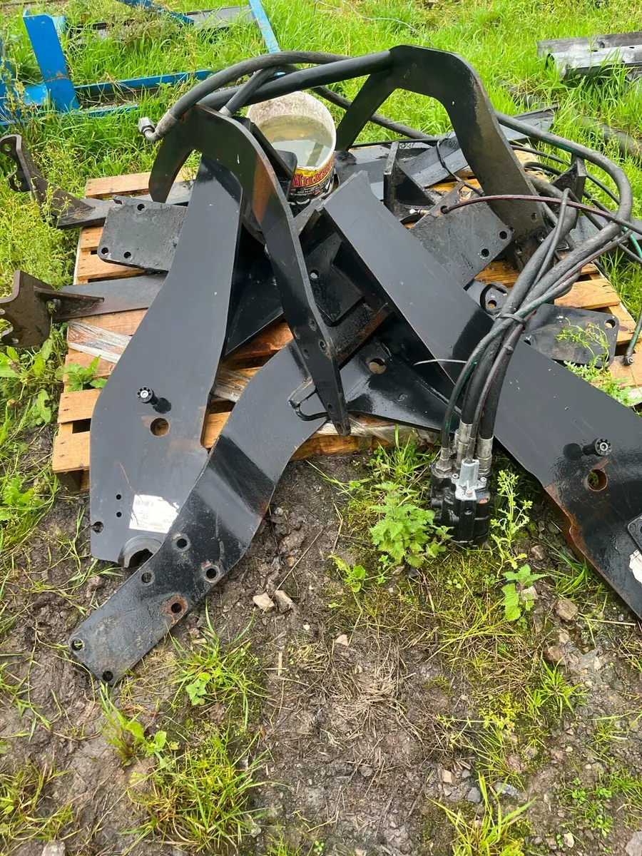 Tm loader brackets for quicke - Image 3
