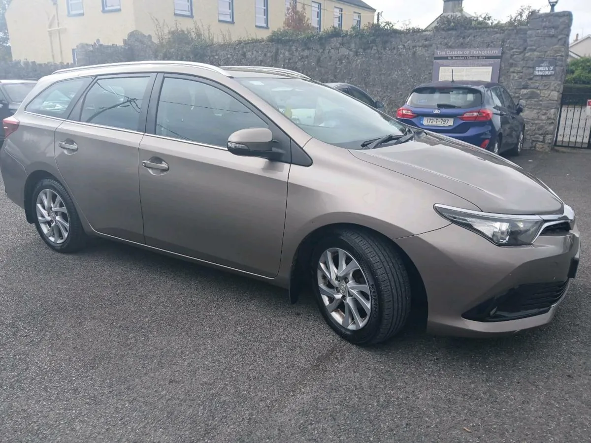 TOYOTA AURIS DIESEL (161) ESTATE NCT 31/01/26 - Image 2