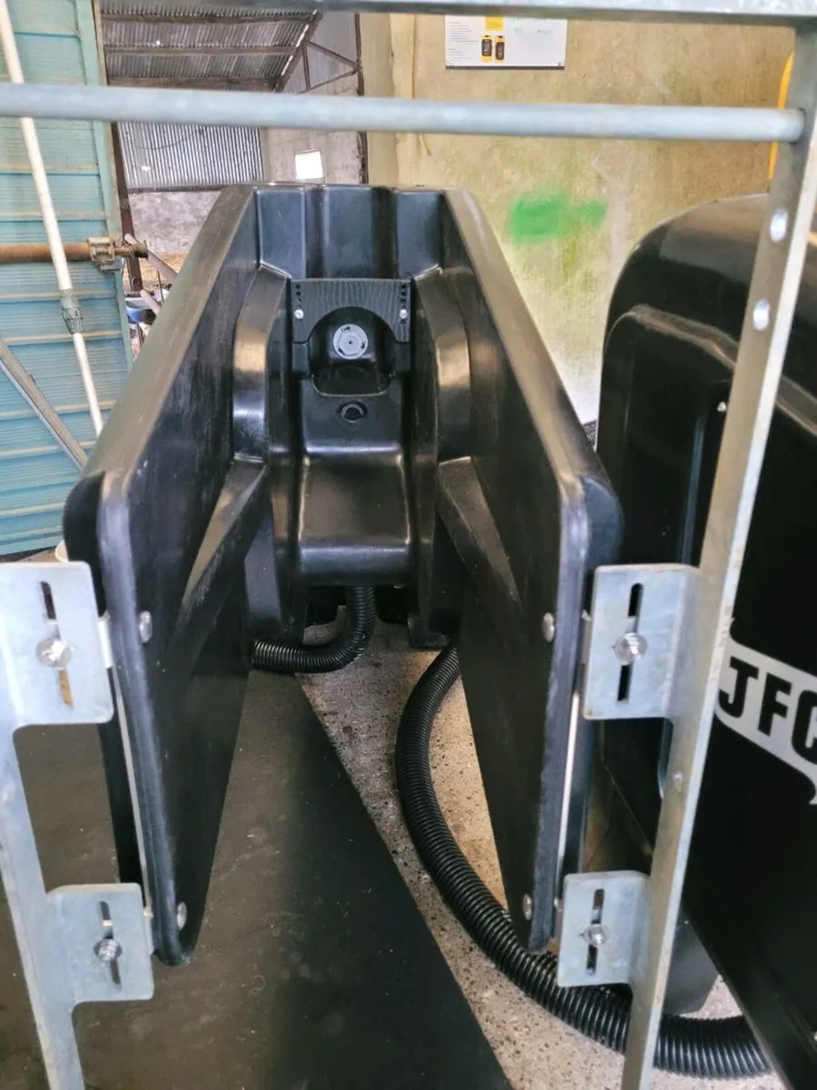 Jfc calf feeder - Image 2