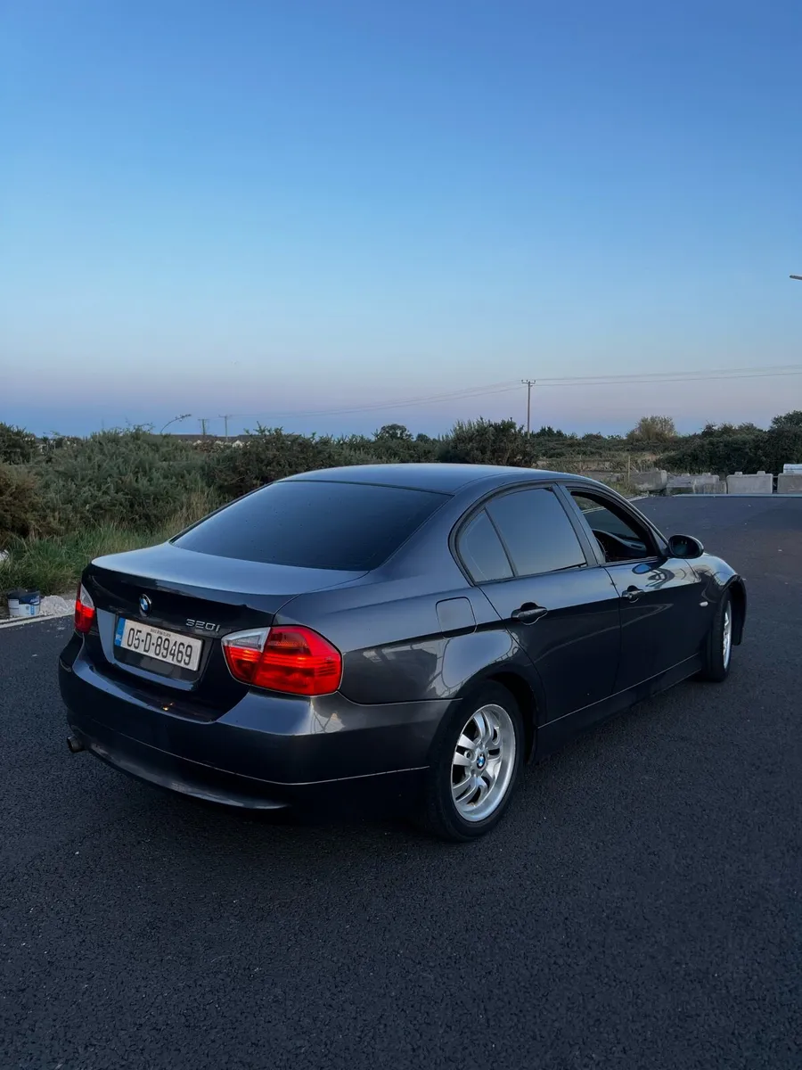 2005 320i Auto Low mileage - Image 2